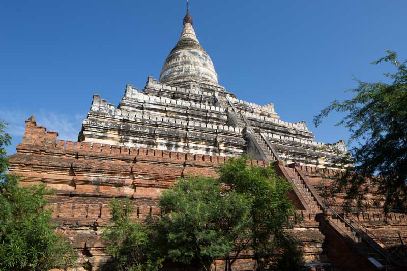 pagoda shwesandaw en bagan myanmar